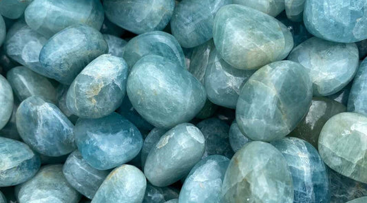 Aquamarine: Meaning, Benefits, Uses, and How to Care for This Soothing Gem