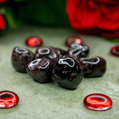 Crystal Benefits Adorned In Taji Garnet